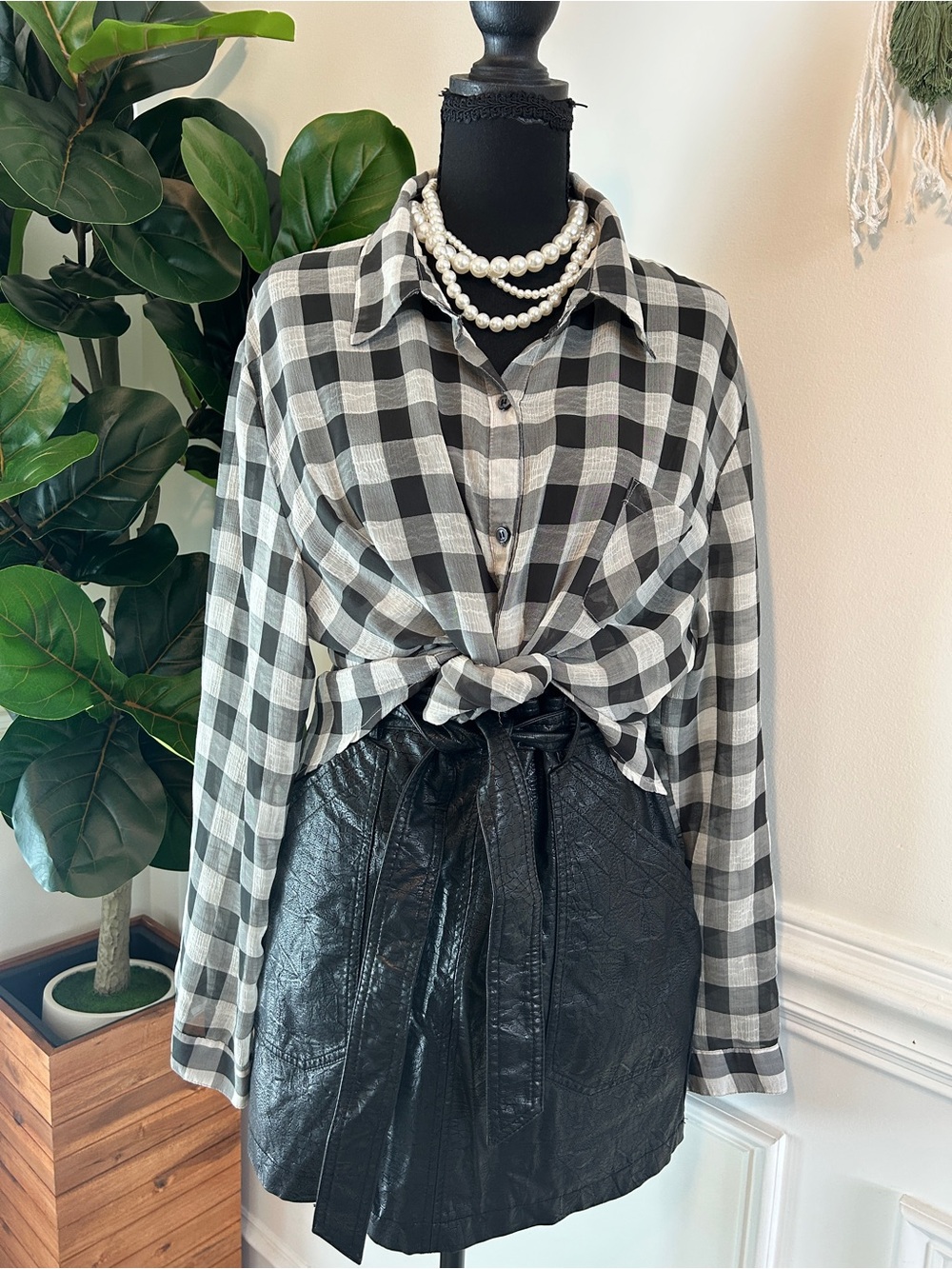 Faded Glory Black & White Buffalo Check Button-Front Women's Shirt - Picture 2 of 4